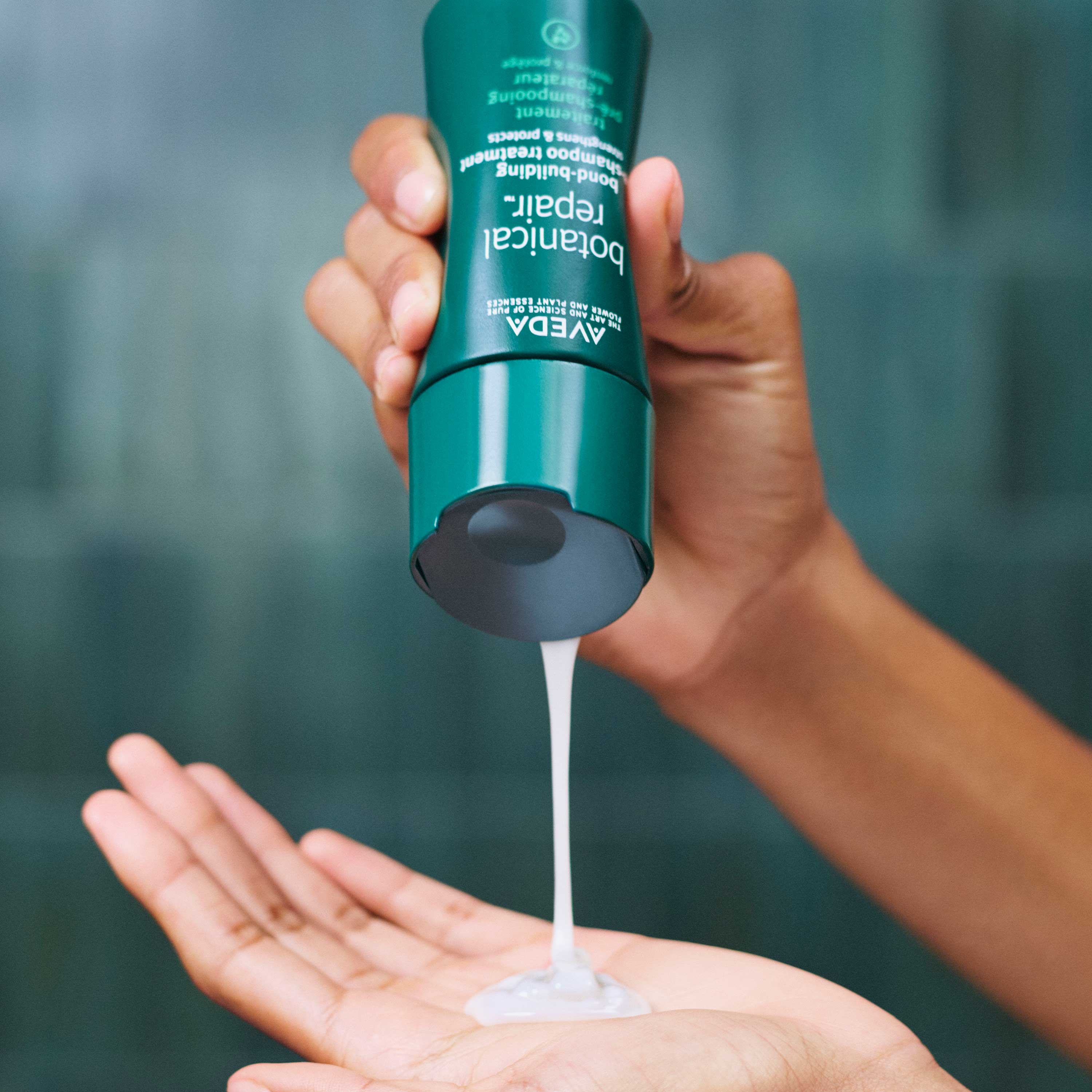 Aveda Botanical Repair Bond-Building Pre-Shampoo Treatment - Image 7