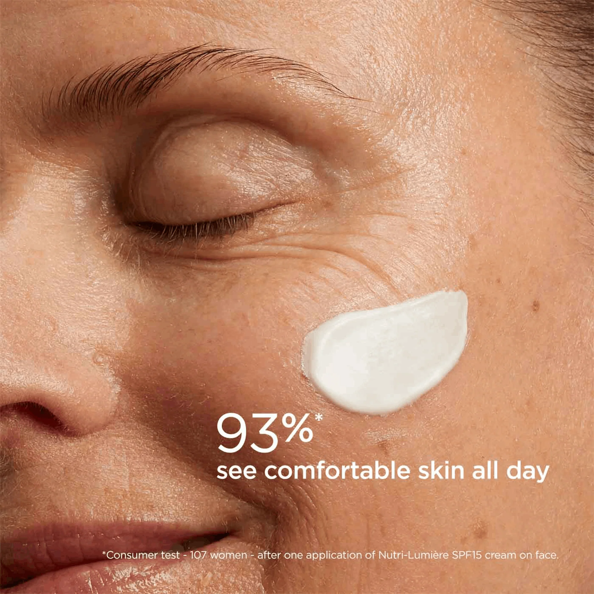 Clarins Nutri-Lumiere SPF15 Day Cream - Image 3