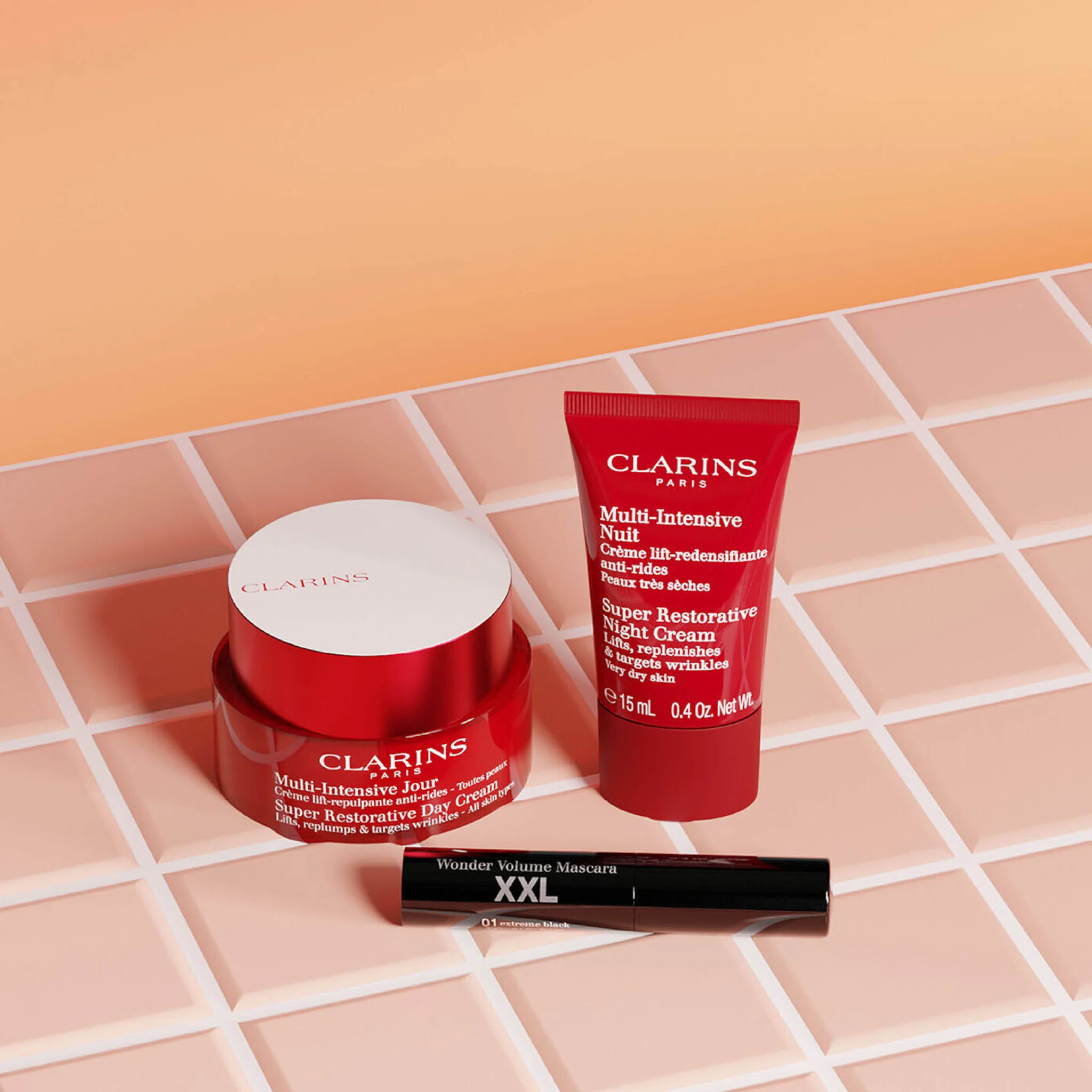 Clarins Super Restorative Collection Gift Set - Image 4