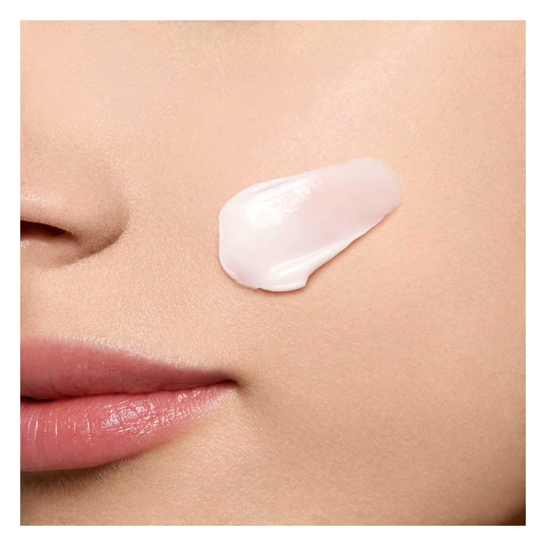 Clarins Super Restorative Day Cream SPF15 All Skin Types - Image 2