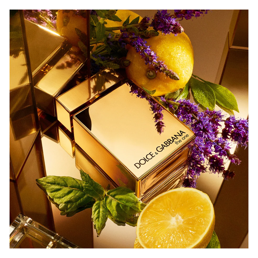 Dolce & Gabbana The One Gold For Men Eau de Parfum Intense Spray - Image 5