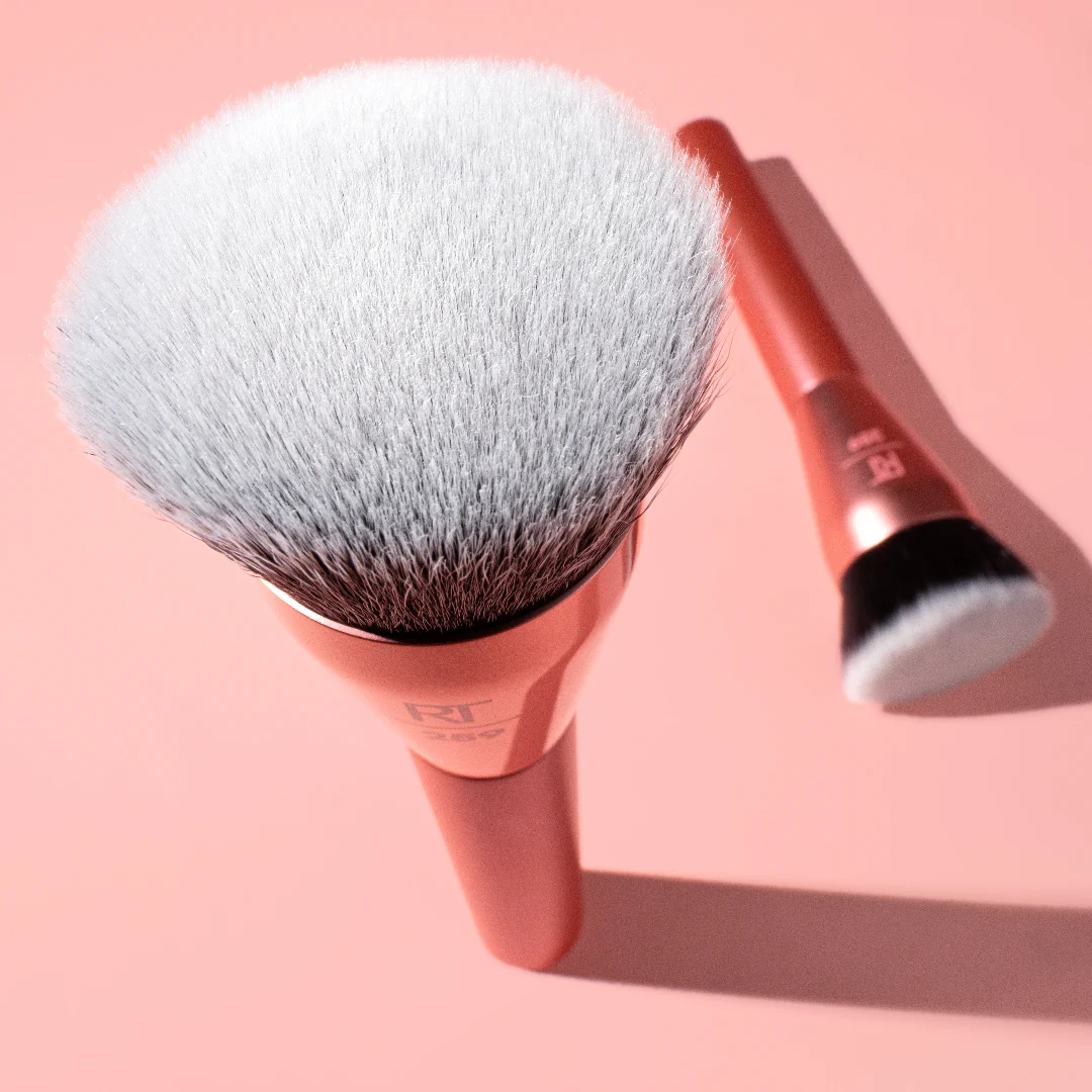 Real Techniques Glow Round Base Brush - Image 6