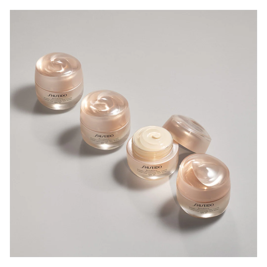 Shiseido Benefiance Wrinkle Smoothing Day Cream SPF25 - Image 7