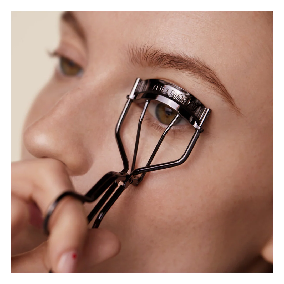 Shiseido Eyelash Curler - Image 4