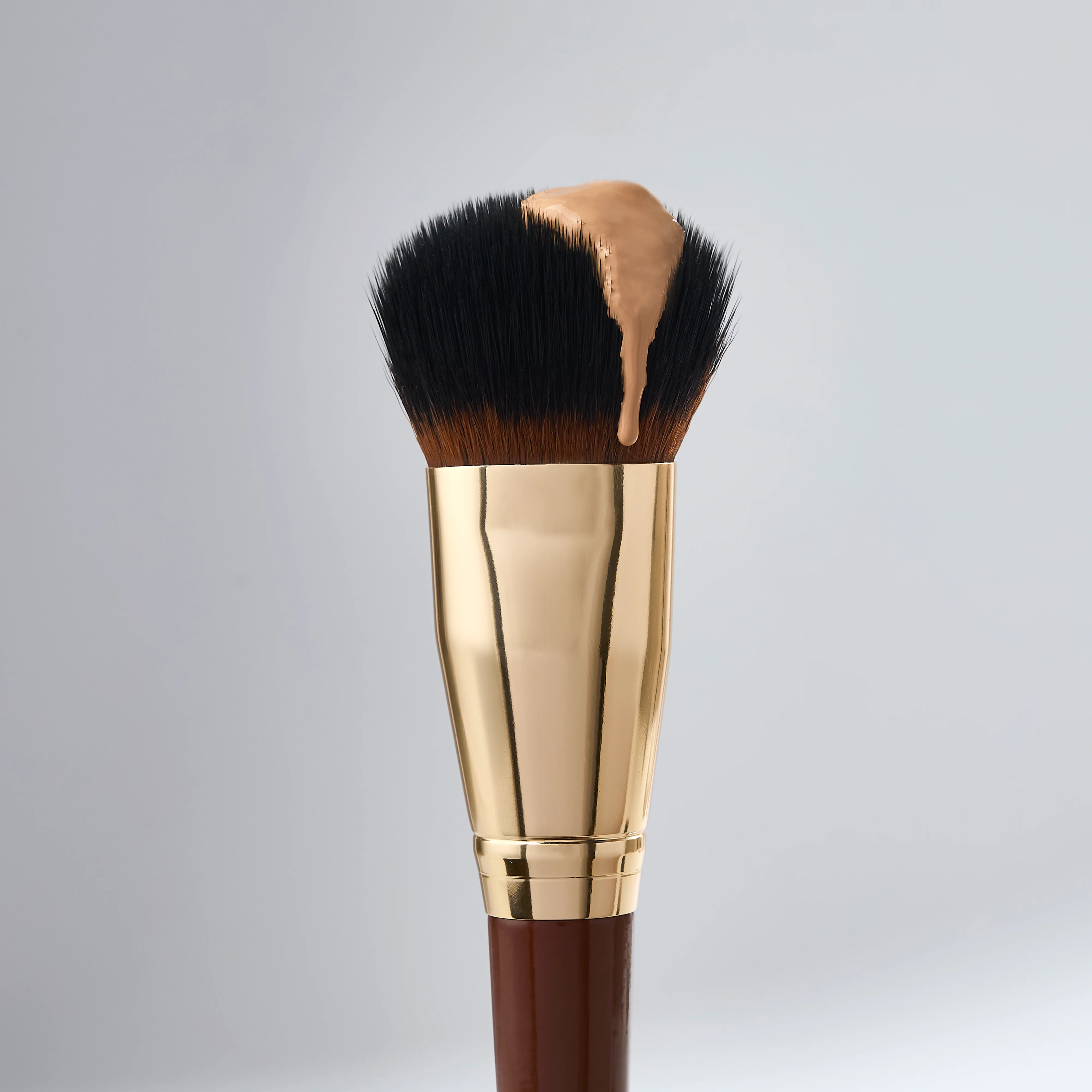 Spectrum Pantherine D17 Large Duo Fibre Foundation Brush - Image 7